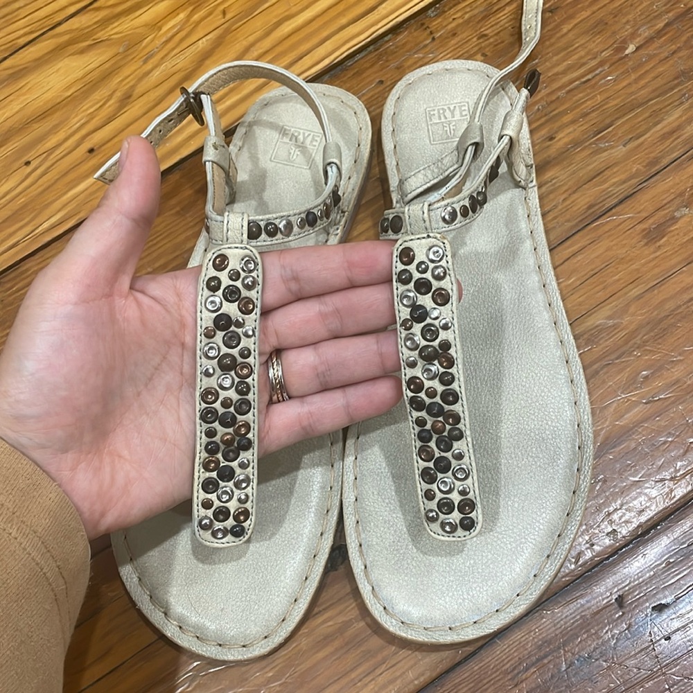 FRYE KAYLA STUDDED SANDALS IVORY LEATHER size 8/9